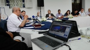 بنكيران يُناشد نشطاء المواقع الإجتماعية للدفاع عن قراراته الصائبة وإرجاعه إلى الصواب إن كانت خاطئة