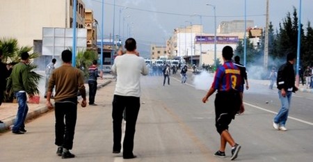 رئيس جماعة بالحسيمة: ‘تلقيتُ وعود كاذبة من الرباط لتهدئة الأوضاع بالحسيمة والوالي ‘اليعقوبي’ أكبر فنان بالجهة