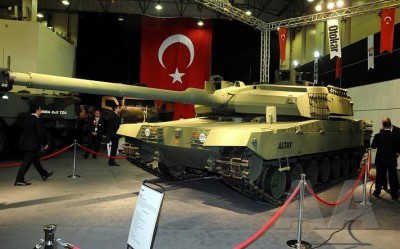 المغرب يتسلم اسلحه من تركيا  Turk-1